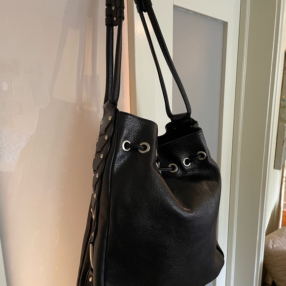 Kenneth Cole Studded Black Leather Shoulder Bag. Excellent Condition - Picture 3 of 4